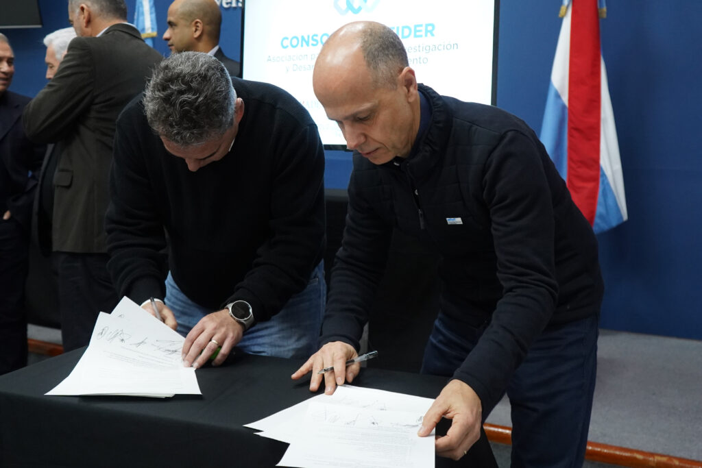 Firma del acta de conformación del Consorcio AFIDEER.