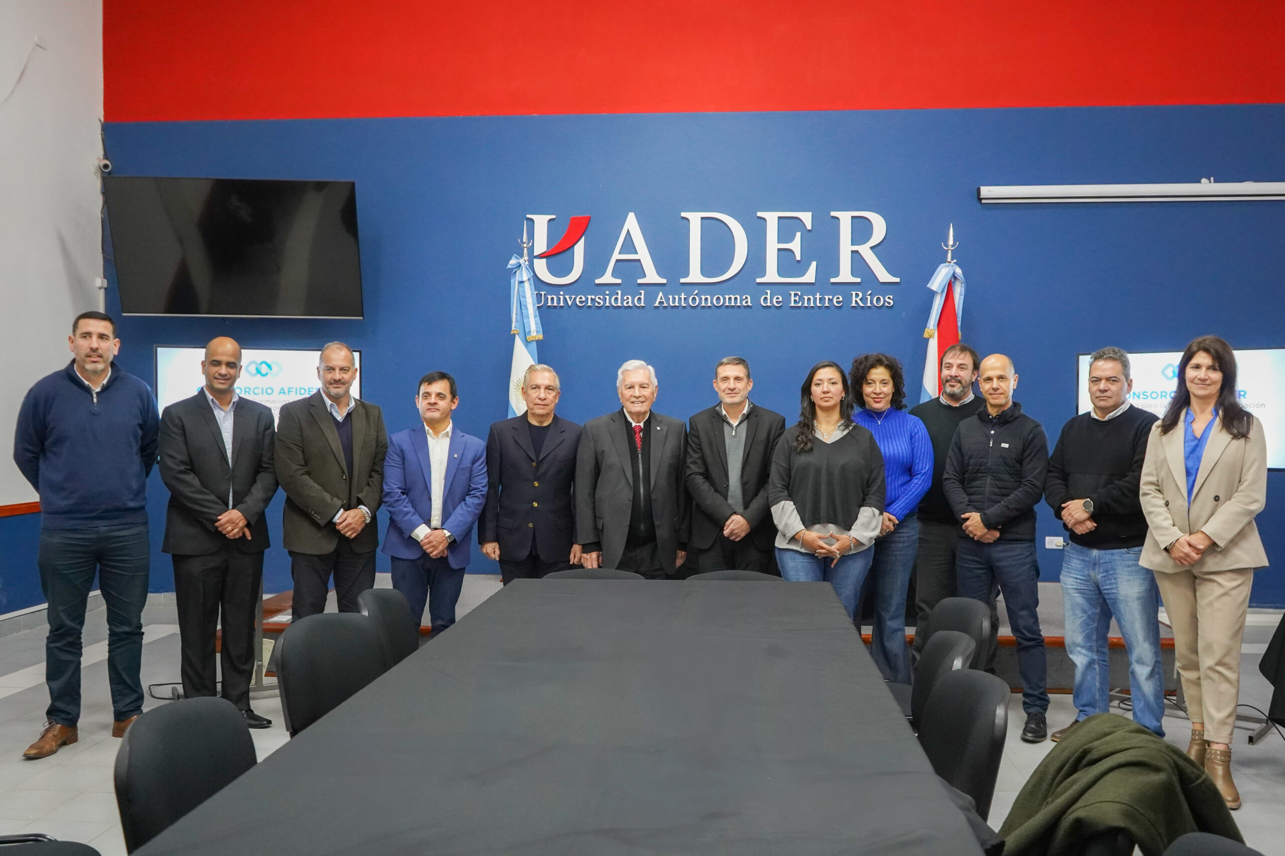Imagen grupal de la Conformación del Consorcio AFIDERR