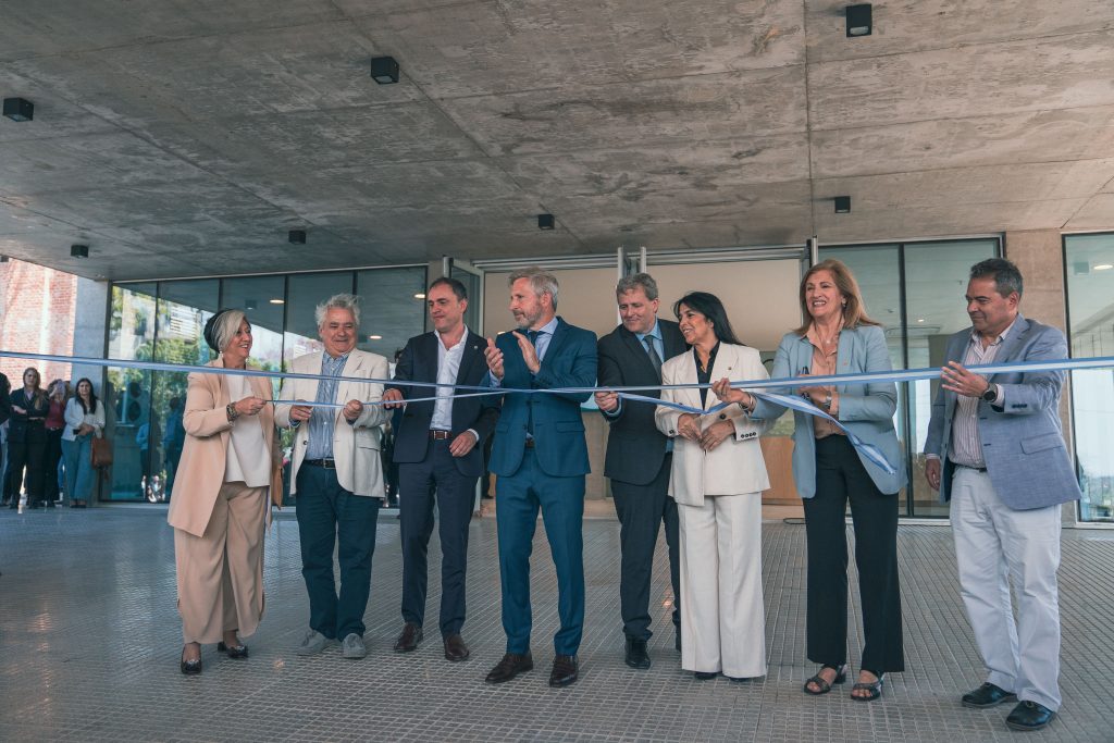 Corte de cinta inaugural del MiradorTEC